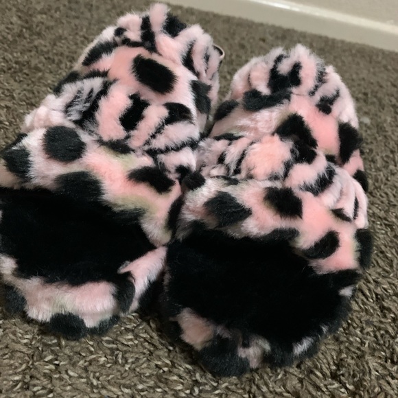 Ugg slides don’t fit me no box - Picture 6 of 6